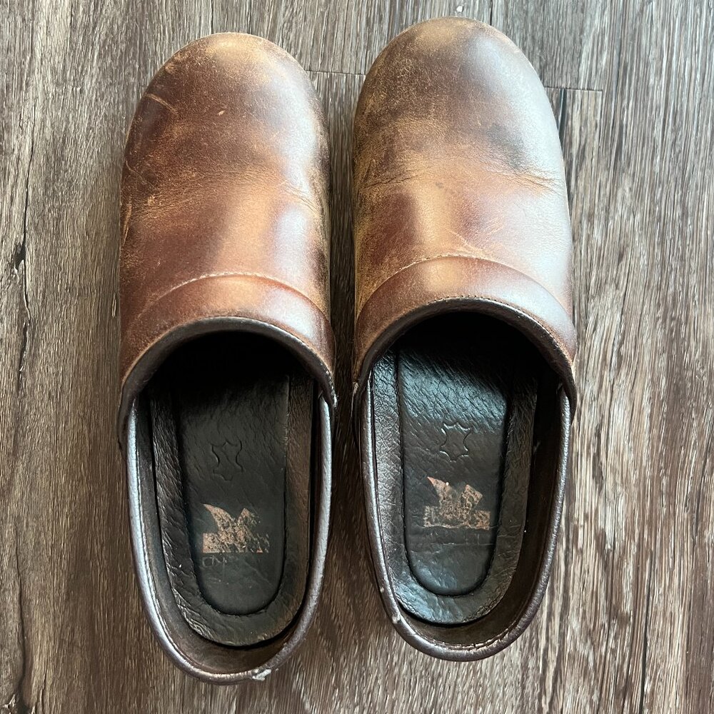 Dansko Professional Antique Brown Oiled Clog